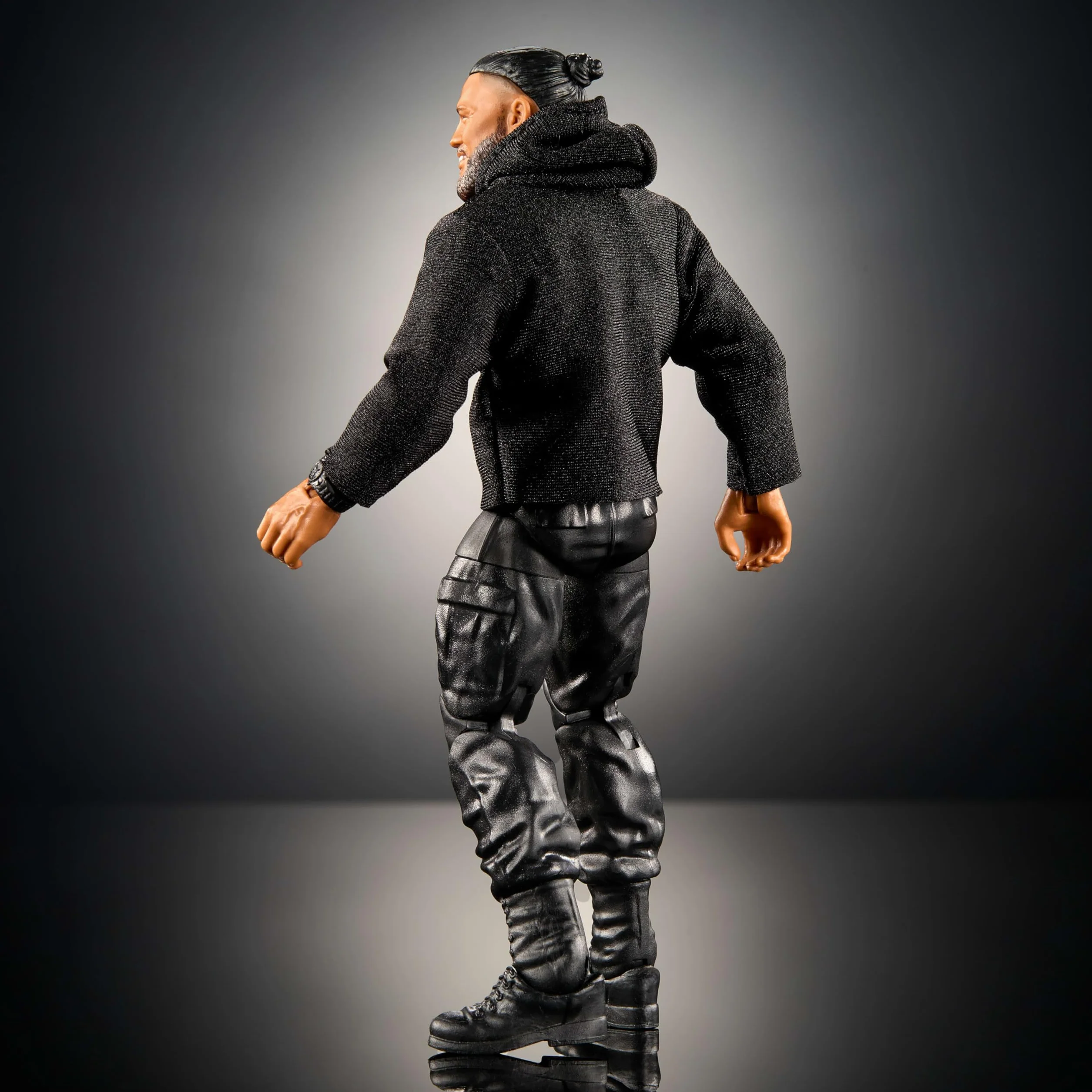 Mattel WWE Elite figurka i akcesoria, seria #117 15 cm kolekcjonerska Roman Reigns z 25 punktami artykulacji i wymiennymi rękami