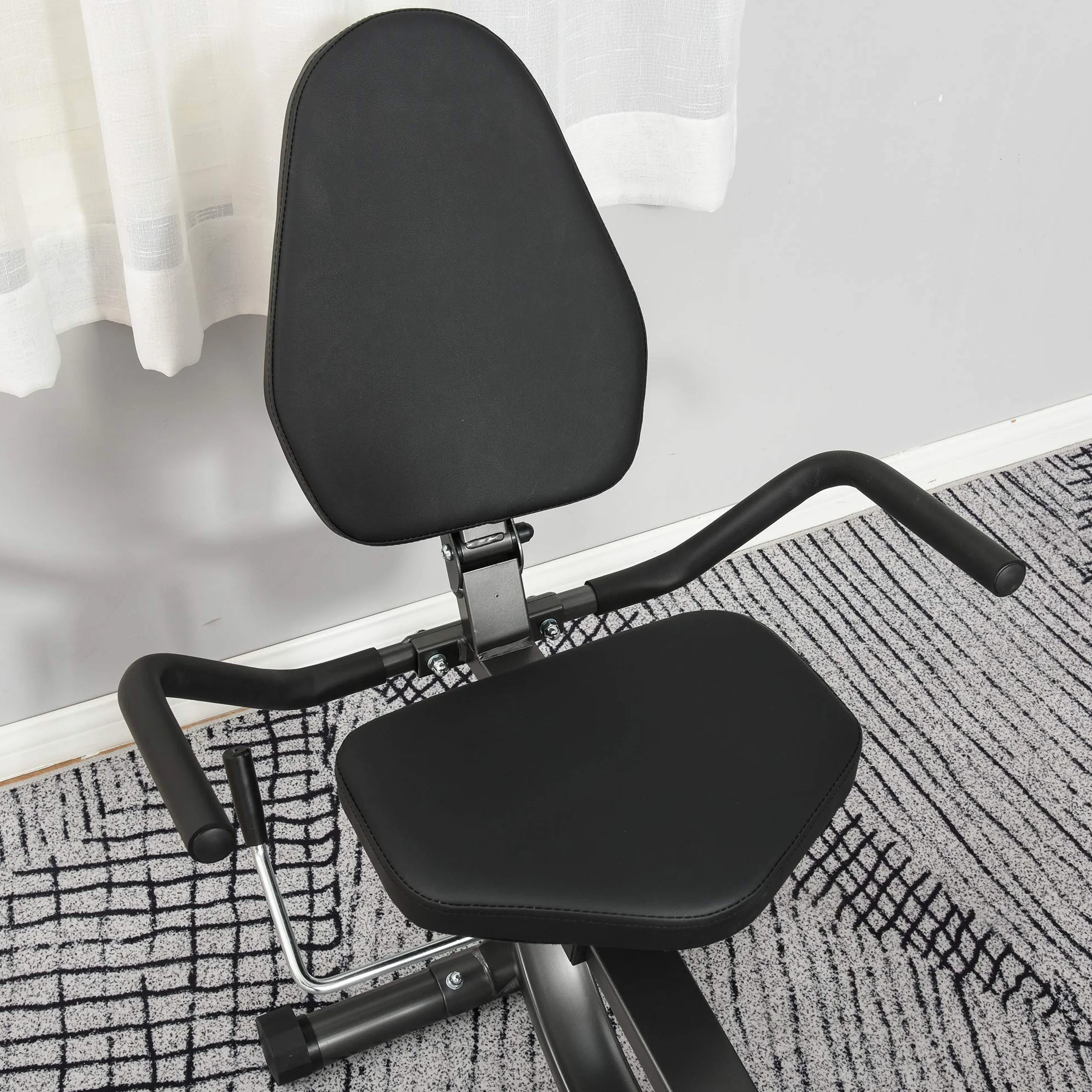 HOMCOM Rower treningowy rower półwydłużony magnetyczny wyświetlacz LCD wielofunkcyjne regulowane siodełko 2 paski opór stal czarna