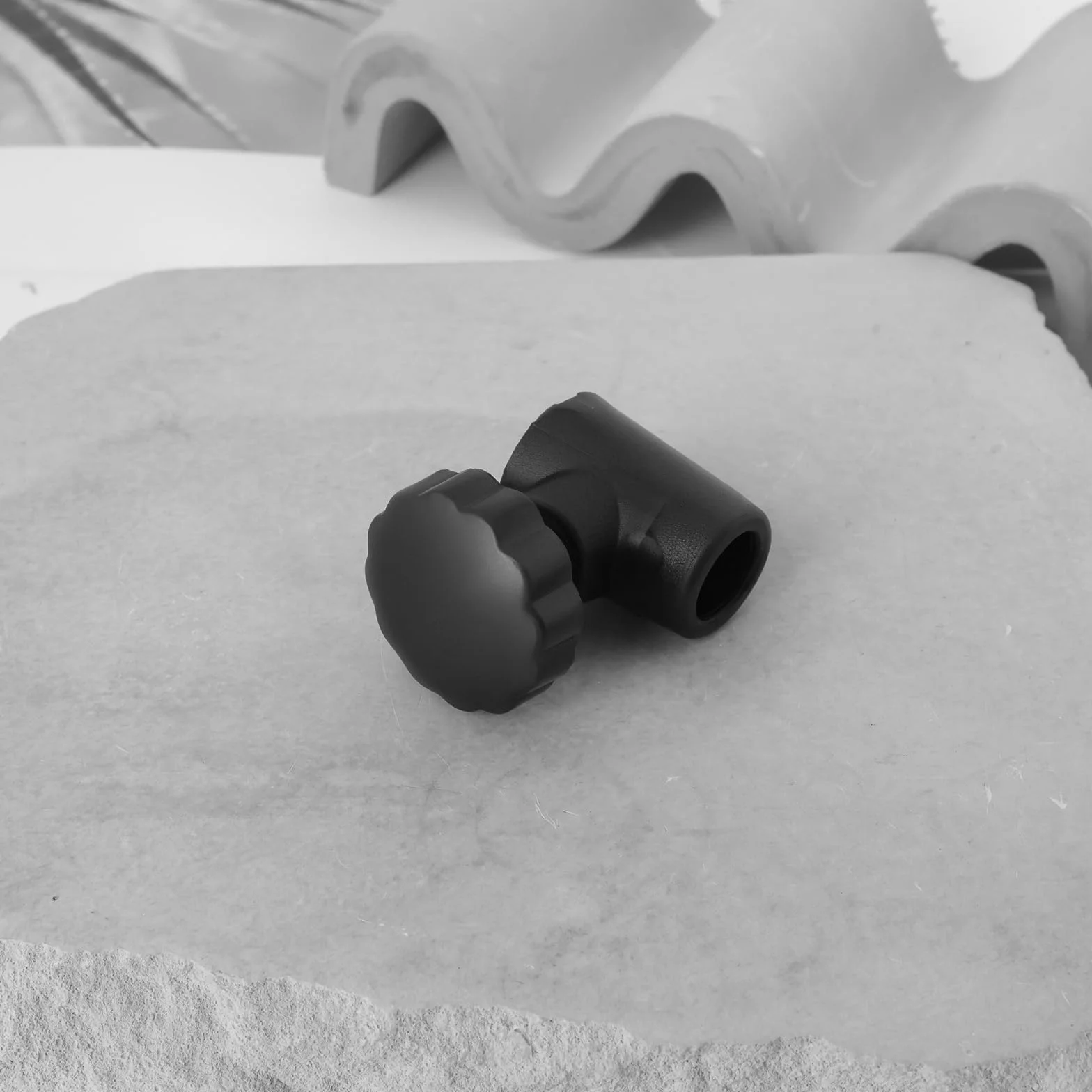 4 szt. Pokrętło zapasowe zamka okiennego do kampera, gałka blokady okna, pręt śliwkowy, gałka kompatybilna z poliplastikiem 10 mm do 12 mm, 10 x 12,7 x 24 mm, czarne
